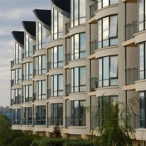 Riverside Flat In Apartment
